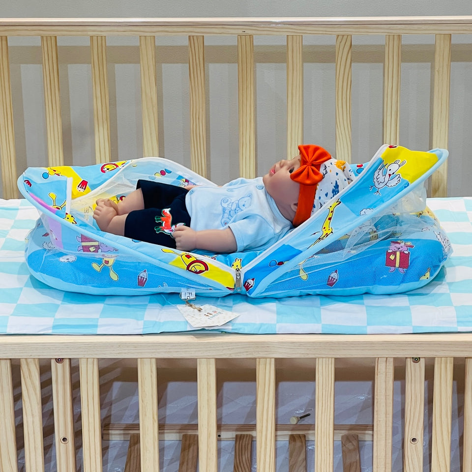 Fareto New Born Baby Premium Quality Mattress with Net | Sleeping Bag | Carry Bed (0-4 Months)(Blue Ziraf)