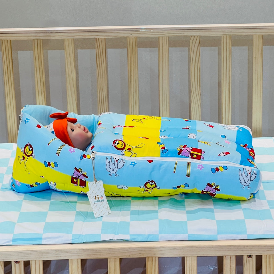 Fareto New Born Baby Premium Quality Mattress with Net | Sleeping Bag | Carry Bed (0-4 Months)(Blue Ziraf)